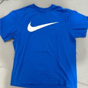 NIKE Shirt Kids M Short Sleeve Swoosh Logo The Nike Tee Crew Neck Knit Blue